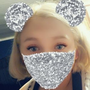 Meet your Posher, Leona